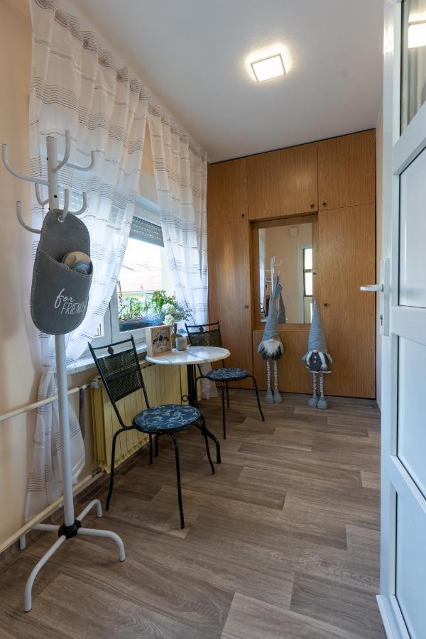 מריבור Cosy House - Home Base מראה חיצוני תמונה